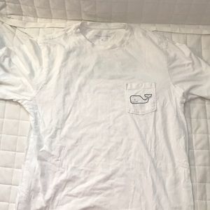 vineyard vines t-shirt